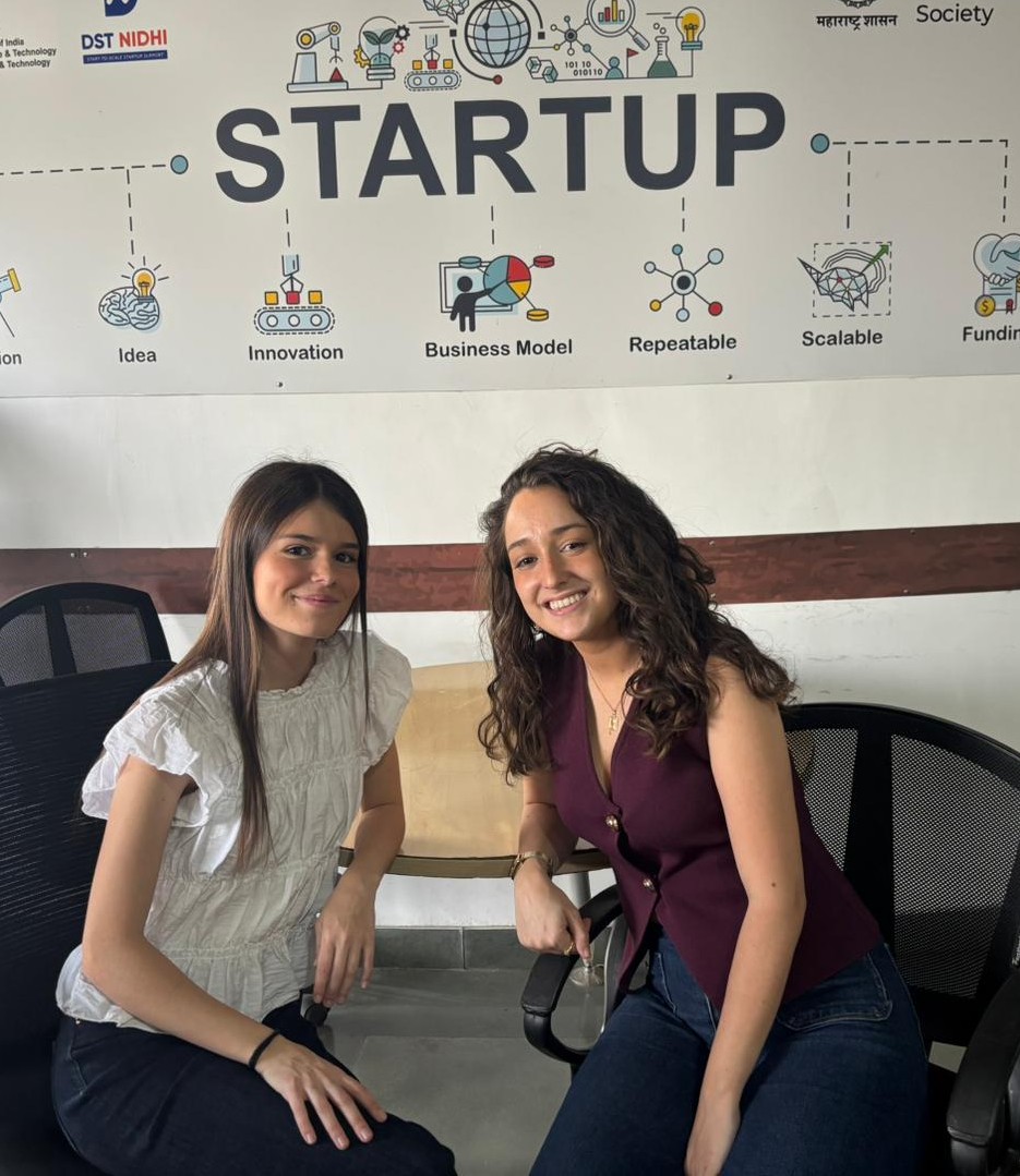 Las fundadoras en una startup